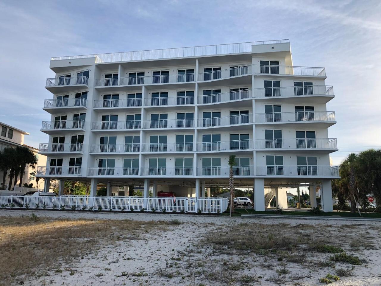 Provident Oceana Beachfront Suites เซนต์พีทบีช ภายนอก รูปภาพ